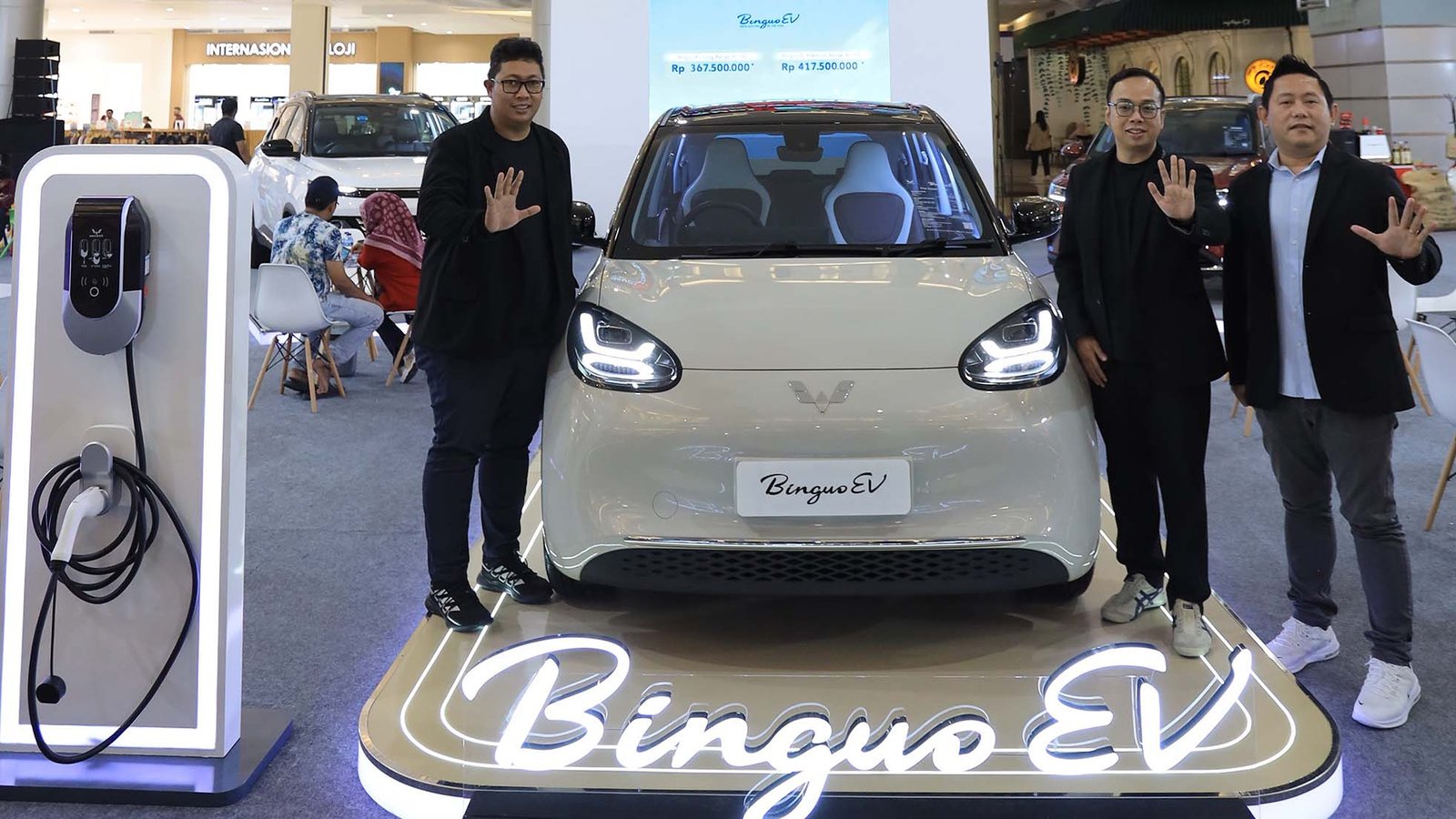 Mobil Listrik Kedua Dari Wuling yakni BinguoEV Resmi Dipasarkan Di Kota Makassar